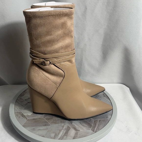 GUESS ACORA Wedge Ankle Boots Light Natural 5.5M Pointed Toe - Picture 2 of 12